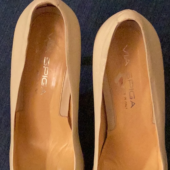 Via Spiga Cream color square toe leather professional ladies heels size # 7 N. - Picture 8 of 9